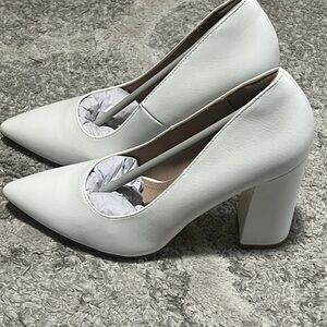IDIFU Women's White Shoes IN4 High Heels Closed Pointed Toe Pumps Size 7.5